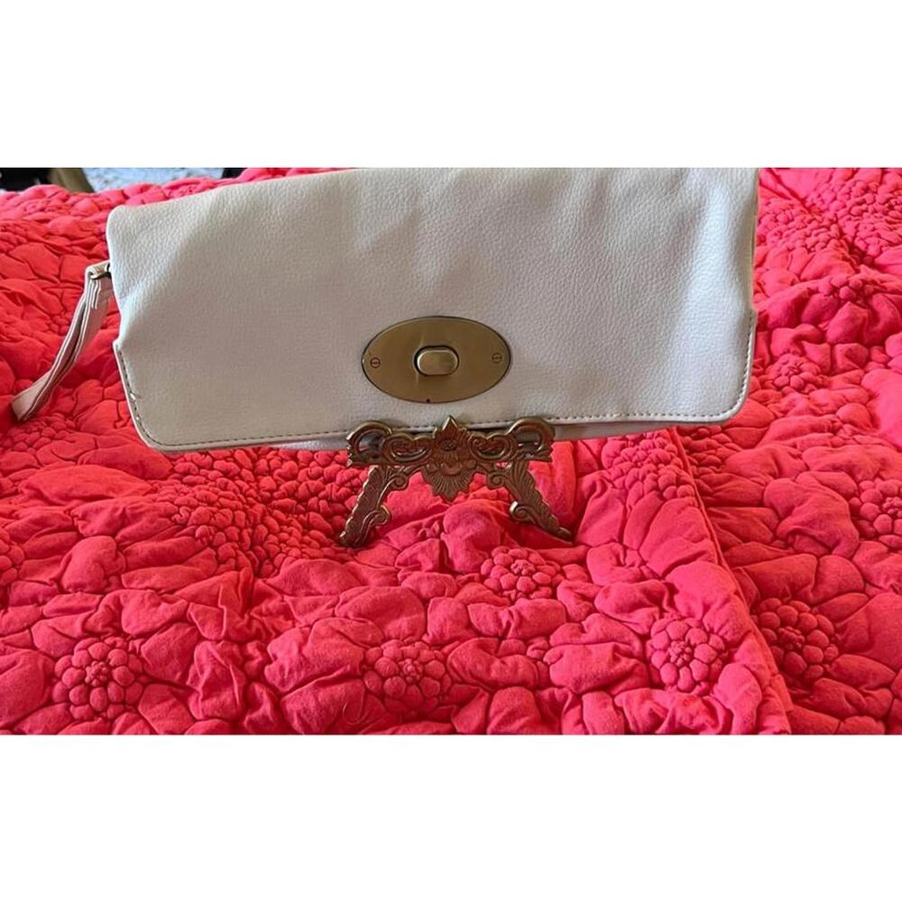 clutch purse